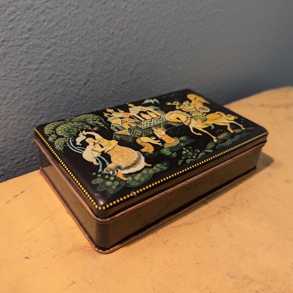 Vintage Fricken & Nacke tin - Picture 4 of 4